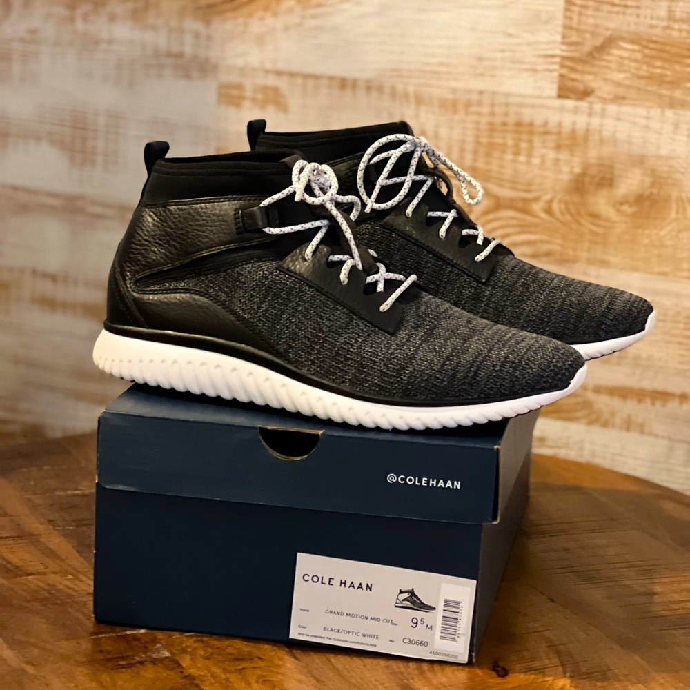 NEW IN BOX COLE HAAN MEN’s GRAND MOTION MID CUT SHOES SIZE 9.5